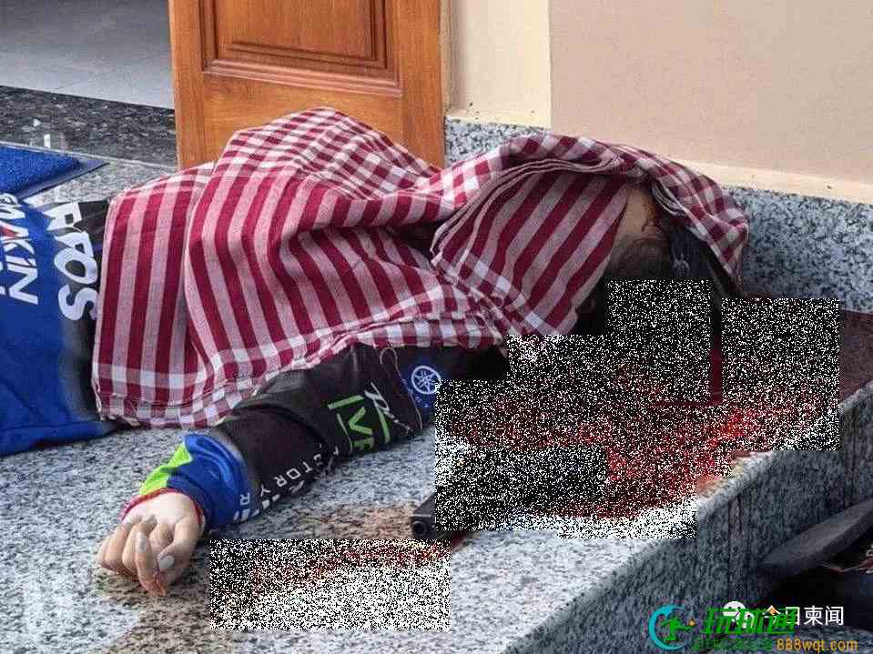 金边一名21岁女警开枪自杀