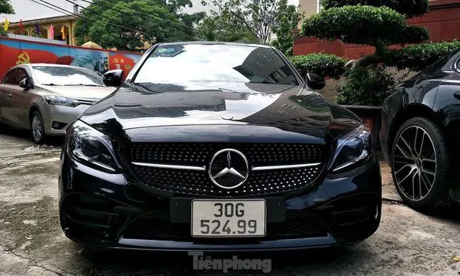 越南河内警方破获特大网络DB案，查封价值百亿的豪车