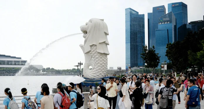 免签生效上月赴星旅客激增8倍  中国大使馆吁公民勿涉跨境赌博