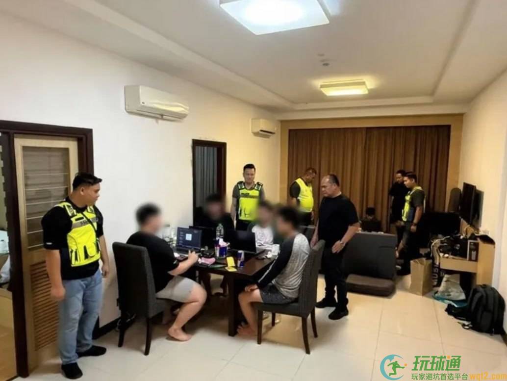 马来砂拉越古晋突袭疑似网赌诈骗窝点，8名外籍男子被捕