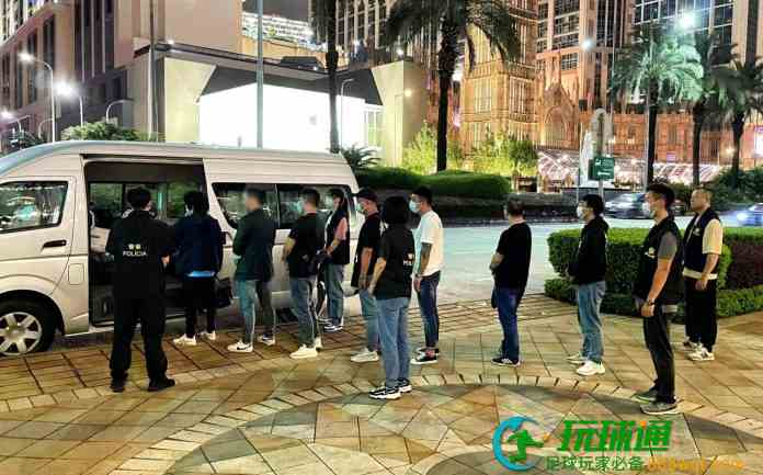 治安警加强截查金光大道可疑人士 7人涉黑兑被带走调查